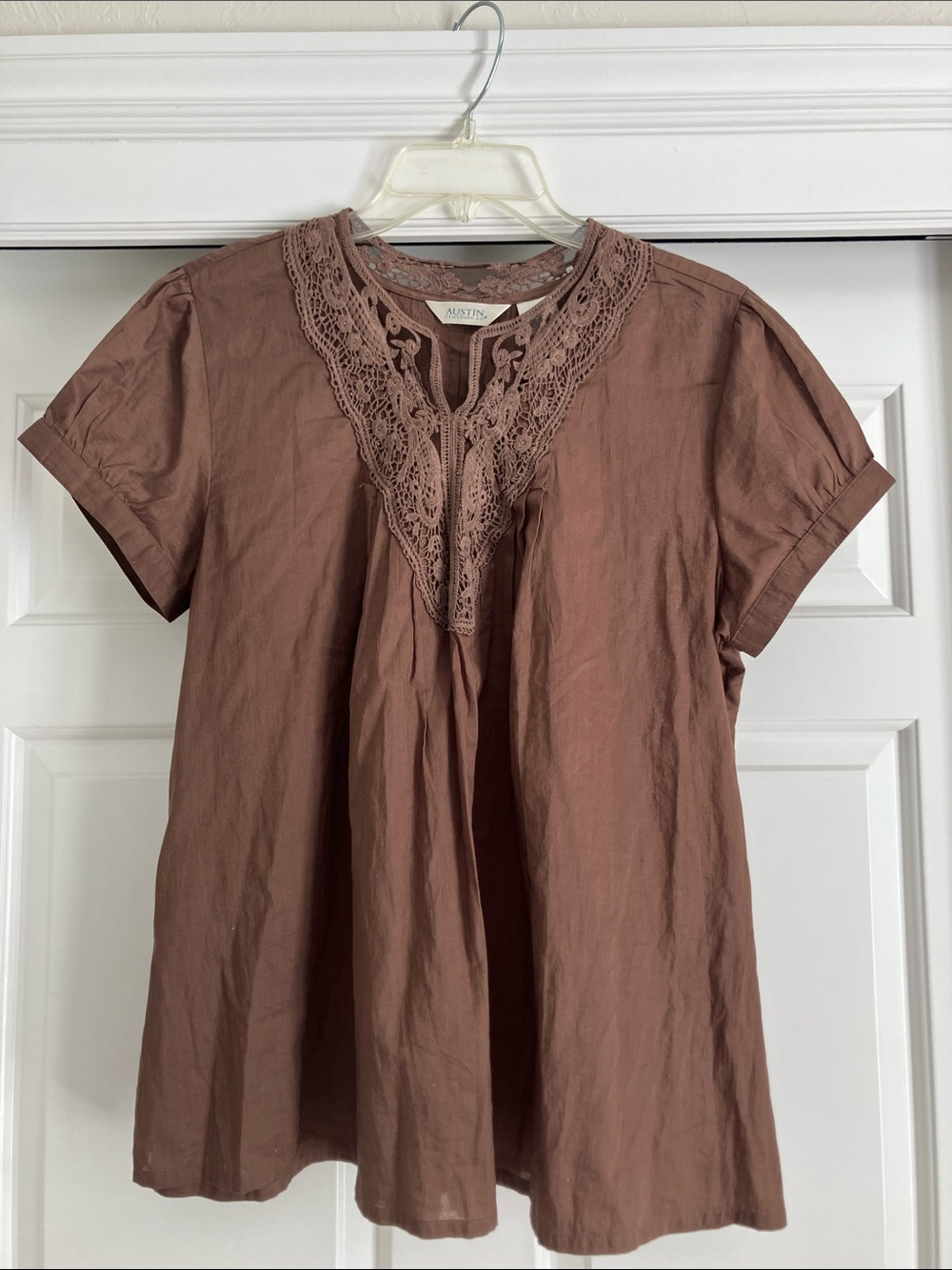 Austin Clothing Co. Crochet-Trim Short Sleeve Blouse in Brown